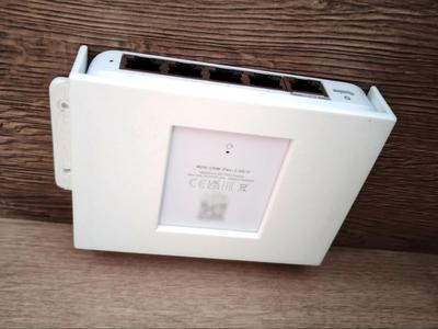 Ubiquiti Unifi USW Flex Mini 2.5G under desk mount