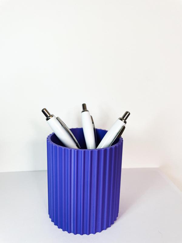 CurveCup - multi-purpose / pencil holder