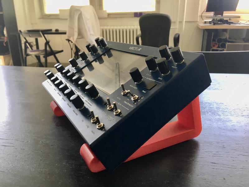 Parametric synthesizer stand