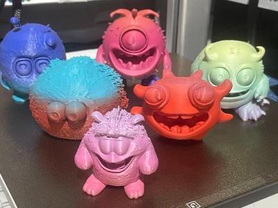 Big eyed Blob Alien Pets (series 2)