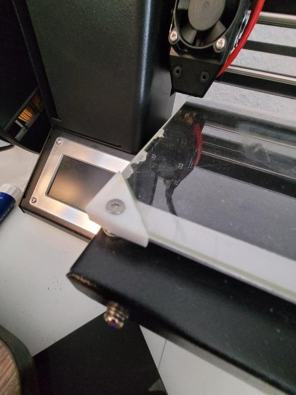 MP Select Mini V2 Glass Bed Corner Holder