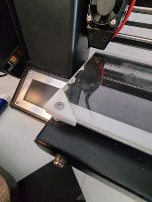 MP Select Mini V2 Glass Bed Corner Holder
