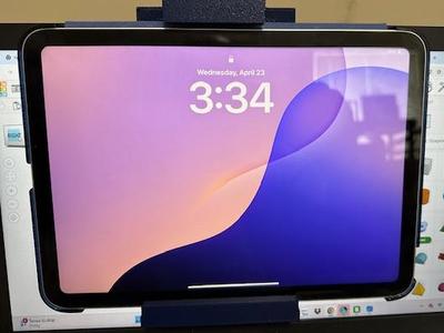 11" IPAD holder for 737 max aircraft