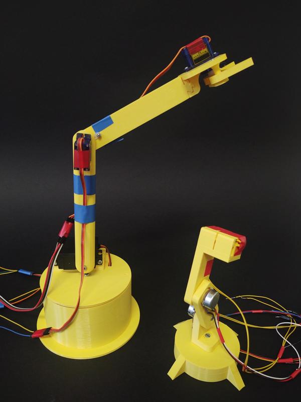 Simple robotic arm with a joystick controller