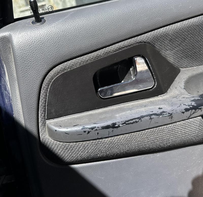 Handle door seat