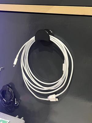 Cable hanger