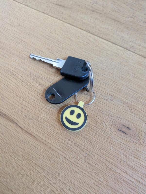 Smiley Happy Keychain / Smiley Schluesselanhaenger