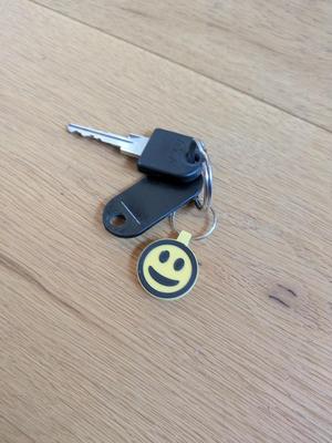 Smiley Happy Keychain / Smiley Schluesselanhaenger