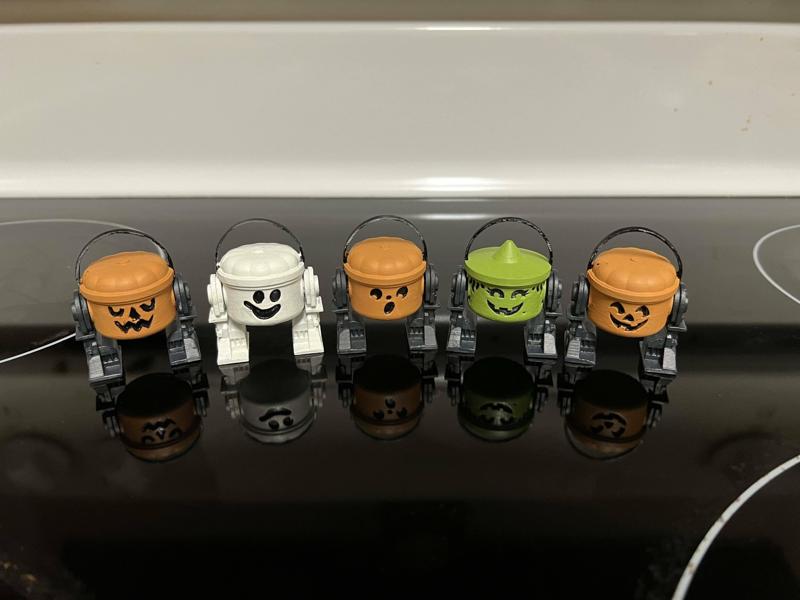 STAR WARS  R2-MCBUCKETS HALLOWEEN SPECIAL 2023, CUSTOM UNPRODUCED KENNER, HASBRO ACTION FIGURE, 3.75", 1/18, 5POA