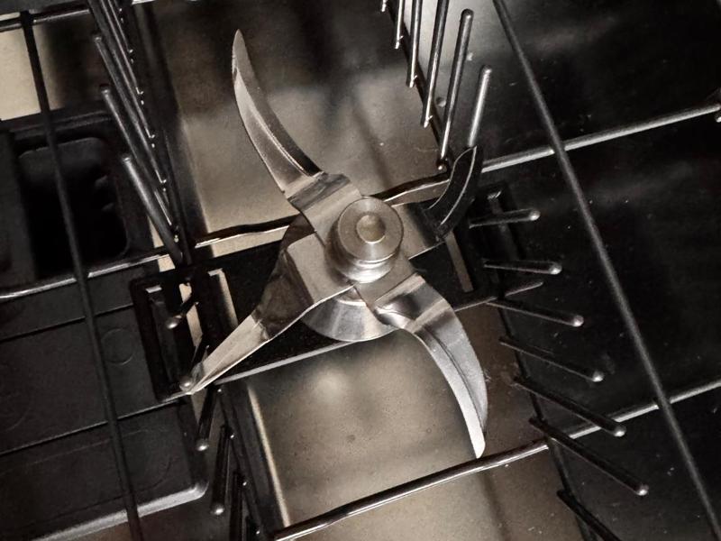 Dishwasher insert for Thermomix knife