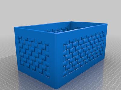 Tray 150 x 250 * 120 mm2 with a woven mesh structure