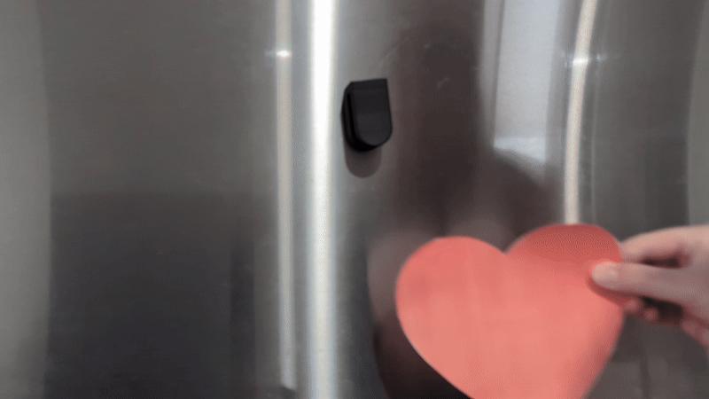 Automatic Magnet Hanger/Clip – Magical