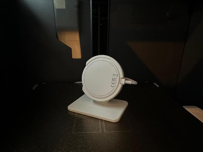 Apple iPhone MagSafe Charger – Low-Profile Stand
