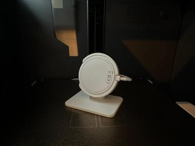 Apple iPhone MagSafe Charger – Low-Profile Stand