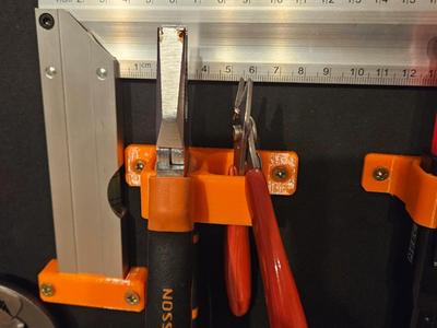 uniwersall pliers wall mount