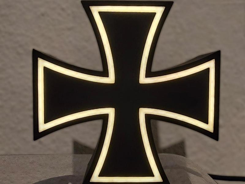 Iron Cross Light Box LED-Lamp