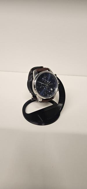 Elegant watch holder