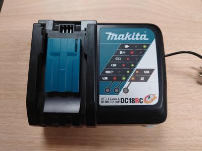 Makita charger wall mount (easy removable)