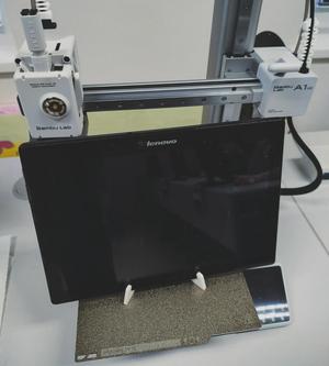 Universal tablet (smartphone) holder