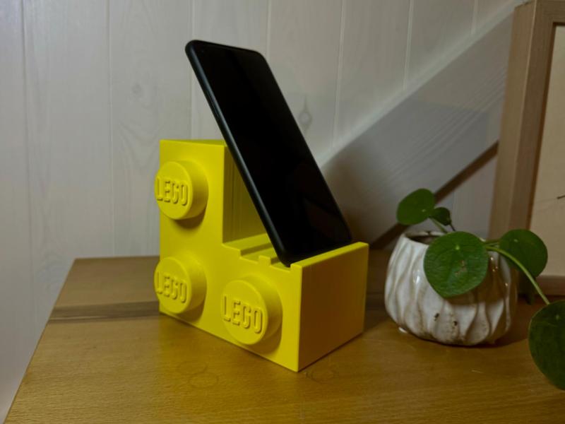 L E G O Brick Phone Stand
