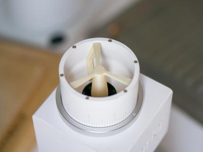 Varia Coffee Grinder bean distributor
