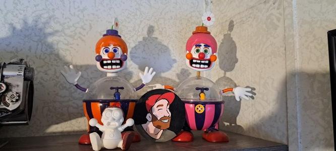 Lemonade and Fruit Punch Clown from FNAF 6