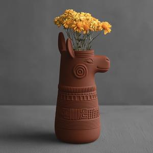Llama Vase – Andean-Inspired Decor for Eclectic Interiors