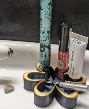 Daisy Makeup / Odds and Ends Holder - Tray - Trinket tray, storage - Easy places for color change