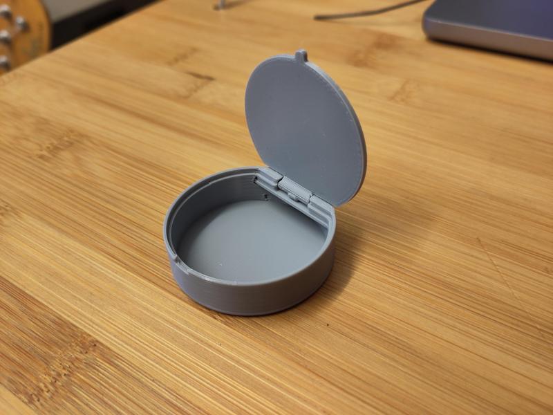 Small round case