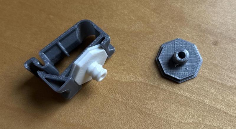 Multiboard/underware adapter for klippt cable holders