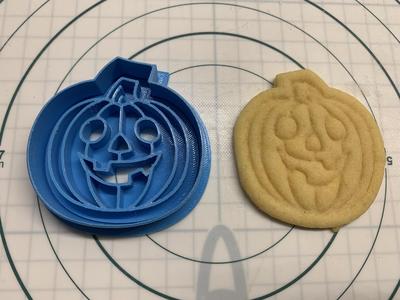 Pumpkin cookie cutter