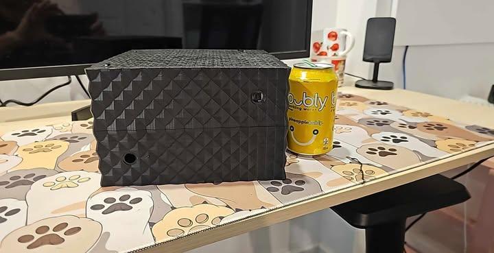 Mini ITX PC case modified to allow 2 hdd drive