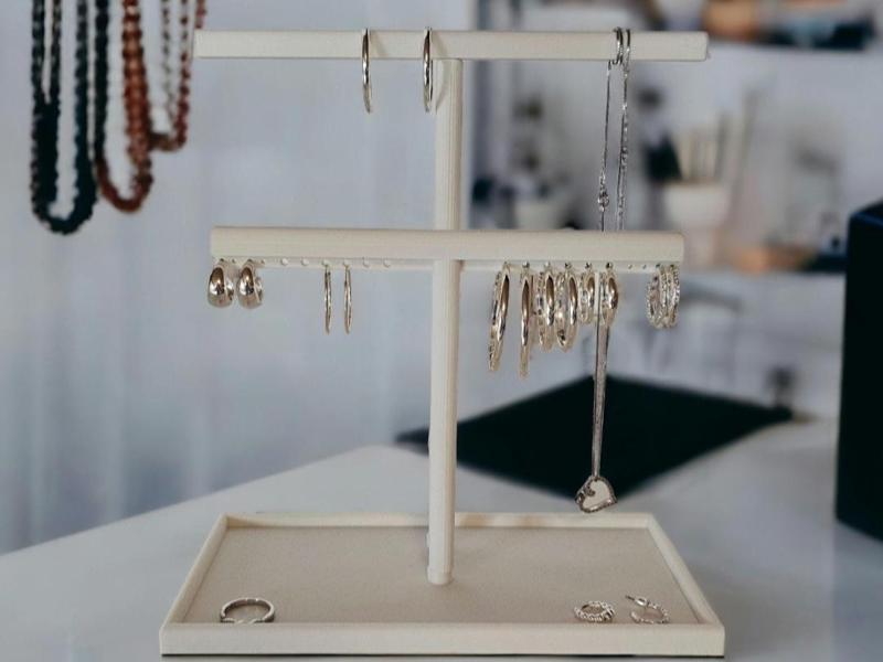 Jewelry stand jewelry holder