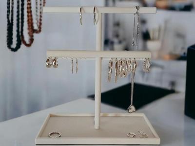 Jewelry stand jewelry holder