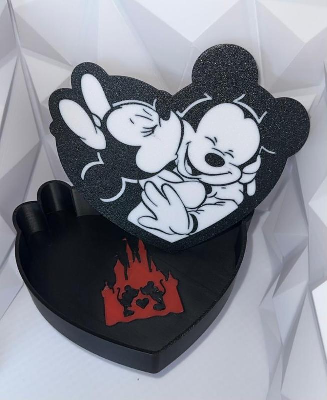 Mickey and Minnie Valentines day gift box 