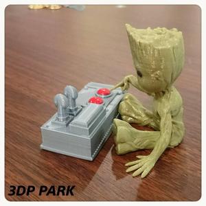Baby Groot 5-5 (Don't Push This Button)