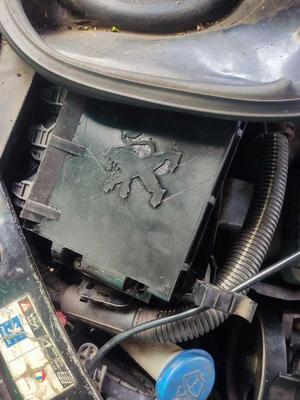 Capa protetora do modulo ECU Peugeot 206 / protecteur boitier prechauffag  1922N2