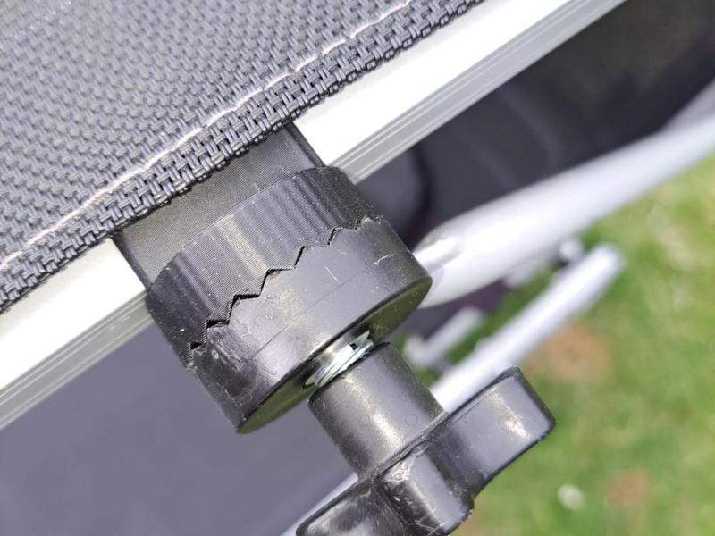 Lounger Bracket / Screw