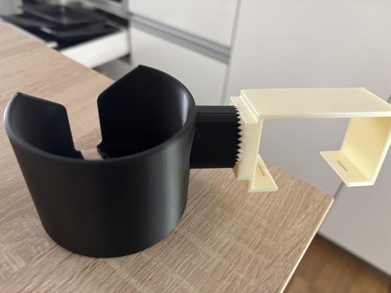 Isabella camping chair beer holder connector (TPU) - with OpenSCAD-generator