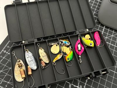 Double bait box for small spinners 