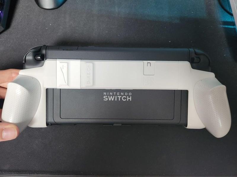 skull & co Neogrip switch 1 to 2 adapter