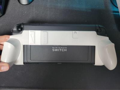 skull & co Neogrip switch 1 to 2 adapter