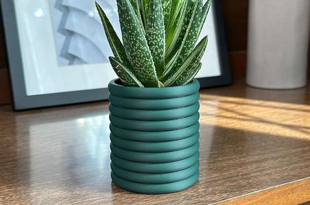Planter with Hidden Drip Tray - The Poppy