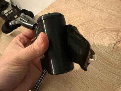 Dog Poop Bag holder for rounded leashes