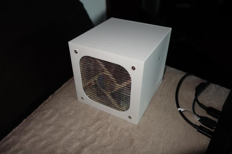 Dual OWC Express 4M2 chassis (with 120mm center fan)