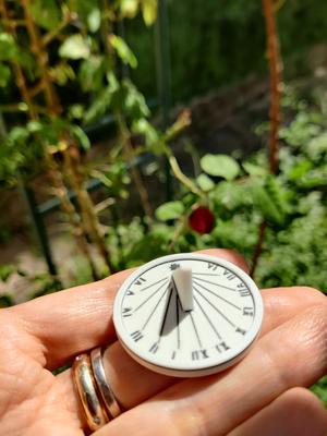 Cute Portable Sundial