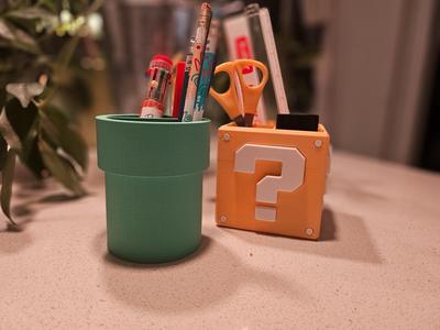 Question Mark and green pipe Pen Storage/holder