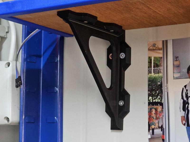 Robust and Strong Shelf Wall Bracket