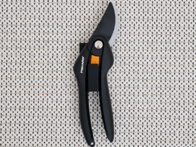 Fiskars P26 Singlestep Bypass Pruner holder