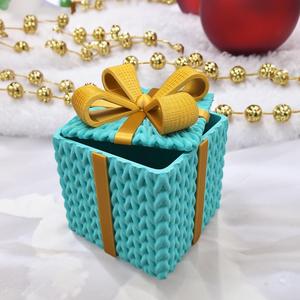 MULTICOLOR CHRISTMAS CROCHET GIFT BOX